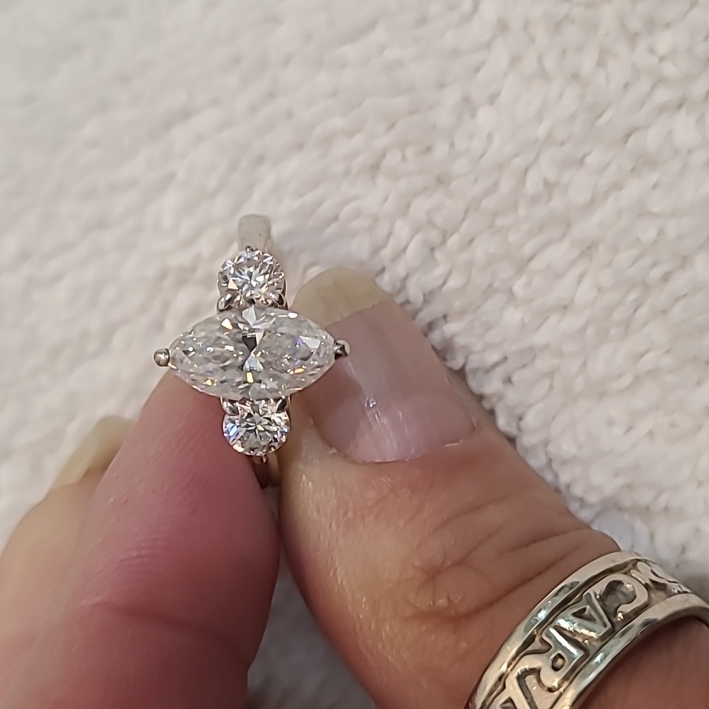 Moissanite 2 carat marquise with side dimonds